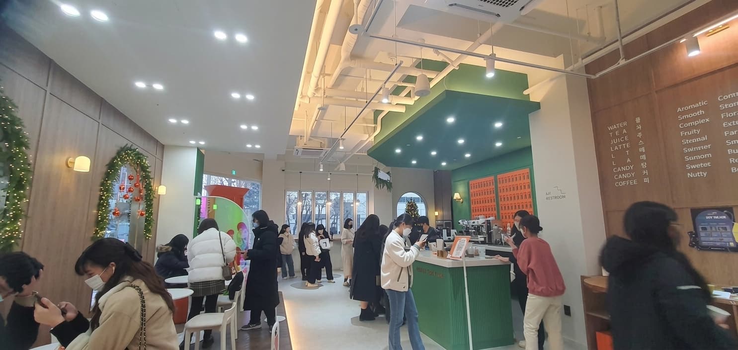 Get student partnership discounts at Realworld Seongsu and PLAY START!